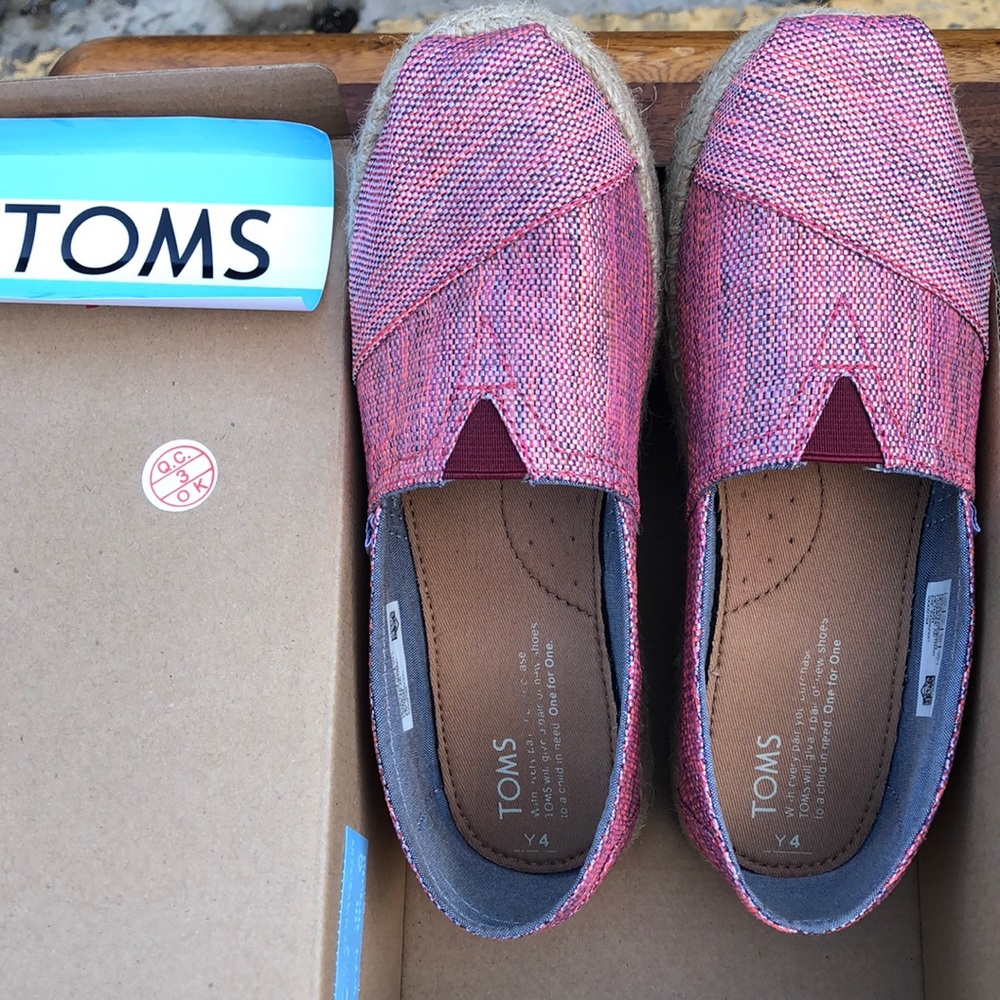 Pink Toms size 6